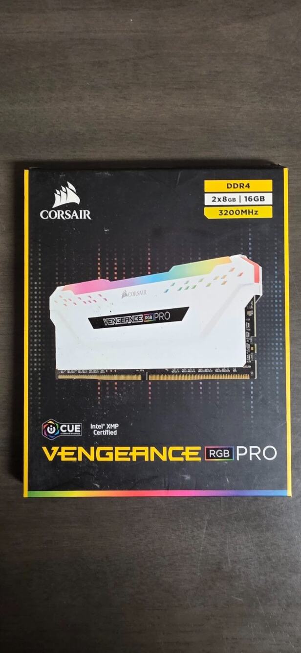 Corsair Vengeance RGB Pro 16GB 2x8GB DDR4 3200 White CMW16GX4M2C3200C16W